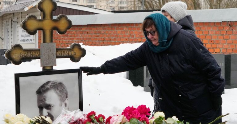 alexey-navalny-mother-ap26047280482375