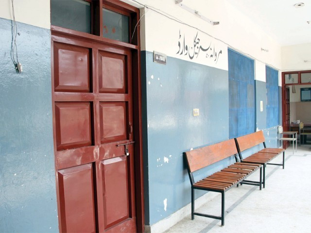 1216693-hospitalxx-1477942123-640x480.webp