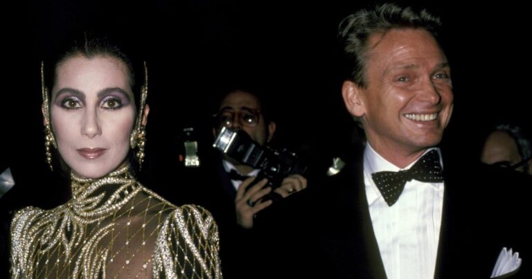 cbsn-fusion-remembering-bob-mackies-most-iconic-and-glamorous-looks-thumbnail