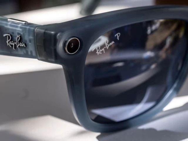 meta-glasses-r1789751974-0-640x480.webp